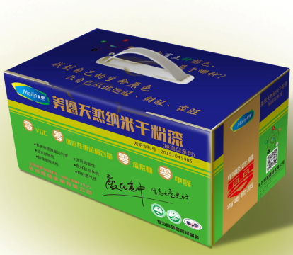 耐水膩?zhàn)臃?/></p><p>　　耐水膩?zhàn)邮窃谘b修漆類施工前，對施工面進(jìn)行預(yù)處理的一種表面填充材料，主要目的是填充施工面的孔隙及矯正施工面的曲線偏差，為獲得均勻。</p><p>　　耐水膩?zhàn)舆x購技巧</p><p>　　(1)看品牌：好的耐水膩?zhàn)?，看上去?xì)膩白嫩，無硬塊。劣質(zhì)的耐水膩?zhàn)宇伾l(fā)黃，看起來比較粗糙，而且有受潮后的結(jié)塊。另外還要看包裝上是否品牌標(biāo)志、生產(chǎn)日期和出廠檢測合格單，正規(guī)的耐水膩?zhàn)訌S家都有這些標(biāo)識。</p><p>　　(2)聞味道：好的耐水膩?zhàn)?，聞的感覺比較舒服;差的耐水膩?zhàn)勇勂饋碛斜容^重的白灰味，而且嗆鼻。</p><p>　　(3)手感：動手批刮，好膩?zhàn)右资┕ぃ状蚰?，而且有一定遮蓋度，能省料。劣膩?zhàn)右魏芎瘢昧隙?用手觸摸，好膩?zhàn)悠秸⒐饣?、?xì)膩，刮乳膠漆時不需要耗力氣打磨，也節(jié)省乳膠漆。劣膩?zhàn)用饋砗艽植冢M(fèi)漆;用指甲劃，好膩?zhàn)硬蝗菀讋潅?，只有淺淺的劃痕。劣膩?zhàn)虞p輕一劃，就有很深的劃痕;噴一點(diǎn)水，用手擦，好膩?zhàn)幽退坏舴?。膩?zhàn)佑鏊突?，滿手白粉。</p><p>　　耐水膩?zhàn)幼饔?/p><p>　　耐水膩?zhàn)硬粌H僅是填補(bǔ)墻體裂縫，還能起到裝飾層的作用。</p><p>　　(1)節(jié)約用料，耐水膩?zhàn)犹赜械陌锥群椭旅芏?，使其單位面積涂料附著力、遮蓋率比使用普通膩?zhàn)拥膲w可節(jié)省25～30%的涂料用量。</p><p>　　(2)方便后期施工，耐水膩?zhàn)咏?jīng)過若干年后進(jìn)行二次、三次或更多次裝修時，不用再鏟下膩?zhàn)訉?，打磨表層、局部修補(bǔ)后即可進(jìn)行下一到工序等，省時省力且又保護(hù)墻體。通常良好的耐水膩?zhàn)涌纱_保與墻體同壽命。</p><p>　　(3)裝飾效果好，使用耐水膩?zhàn)雍蟮难b飾效果是普通膩?zhàn)舆h(yuǎn)遠(yuǎn)達(dá)不到的。雖然耐水膩?zhàn)訂蝺r是普通膩?zhàn)拥?-2倍，但從涂料用量以及二次裝修時的膩?zhàn)拥某杀竞褪┕べM(fèi)用綜合計(jì)算，使用耐水膩?zhàn)映杀镜汀?/p><p style=